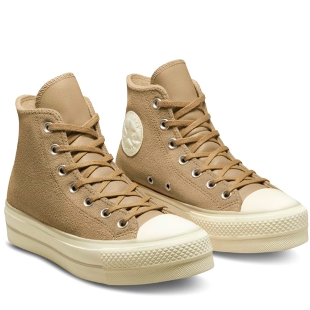 Women's Chuck Taylor Lift Hi Sneakers in Sand. Size 9